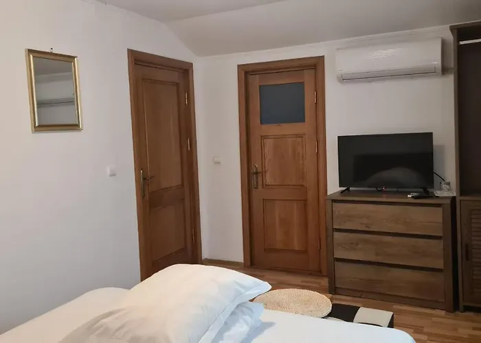 Hanul Ancutei Curtea de Argeş